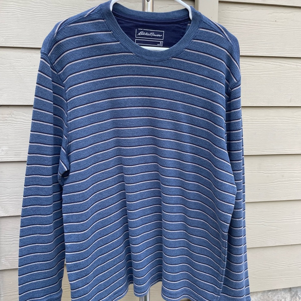 Eddie Bauer Navy and Cream Ribbed Sweater